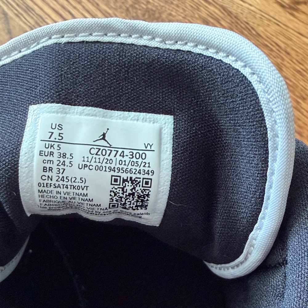 Nike Women's Air Jordan Athletic Shoes - Green, Black, Pink - Picture 5 of 5